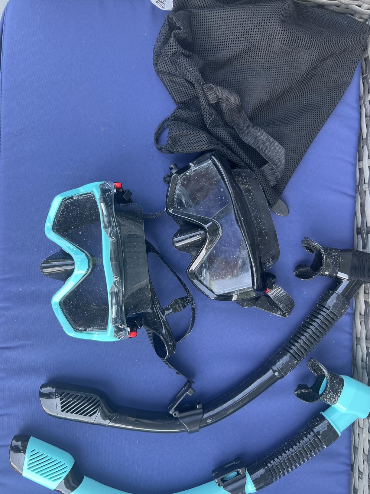 Aegend Snorkeling Gear for Adults - Anti-Fog Mask with Latest Top Dry Valve customer photo 1