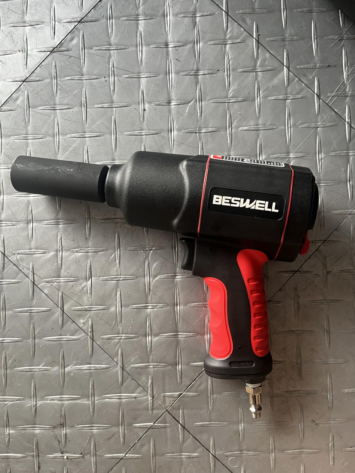 BESWELL® BW-112BN 1/2-Inch Air Impact Wrench with 1180 Ft-Lbs Max Torque customer photo 1