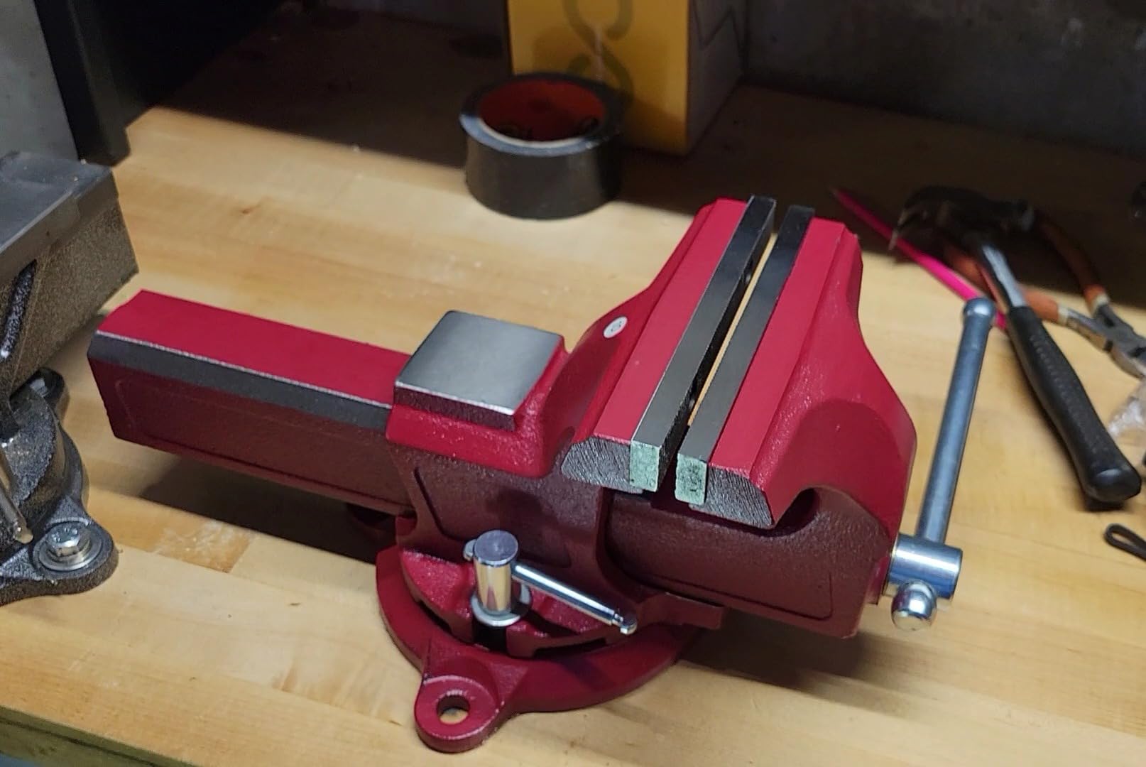 Forward 1305 5 Inch Bench Vise Workbench Vise with Anvil and Swivel Base customer photo 2