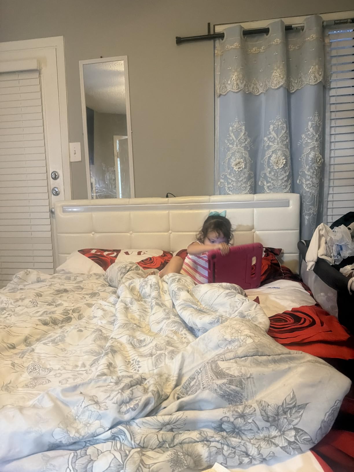 ADORNEVE Queen Bed Frame with 4 Storage Drawers and Charging Station customer photo 1