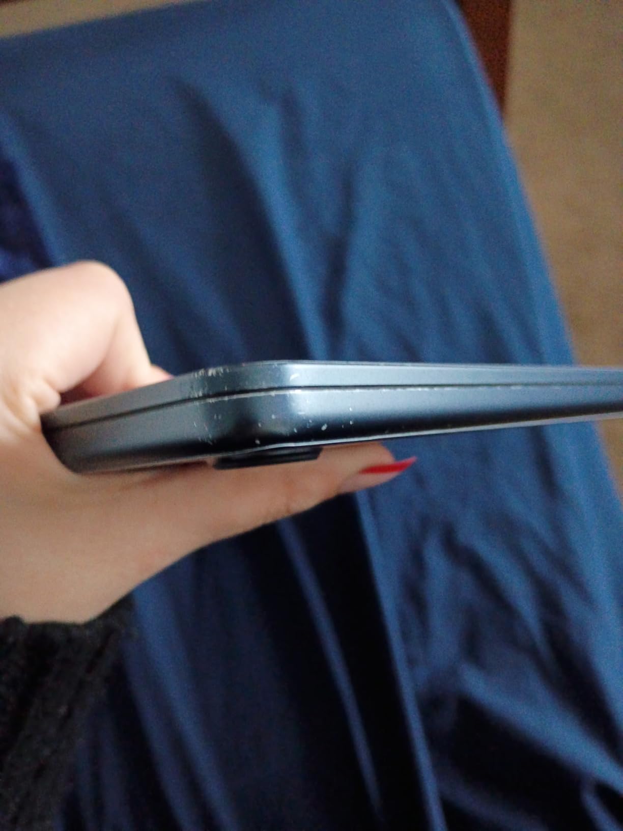 2023 Apple MacBook Air with Apple M2 Chip with 8-Core CPU/10-Core GPU (15-inch, 8GB RAM, 256GB SSD Storage) (QWERTY English) Midnight (Renewed) customer photo 2