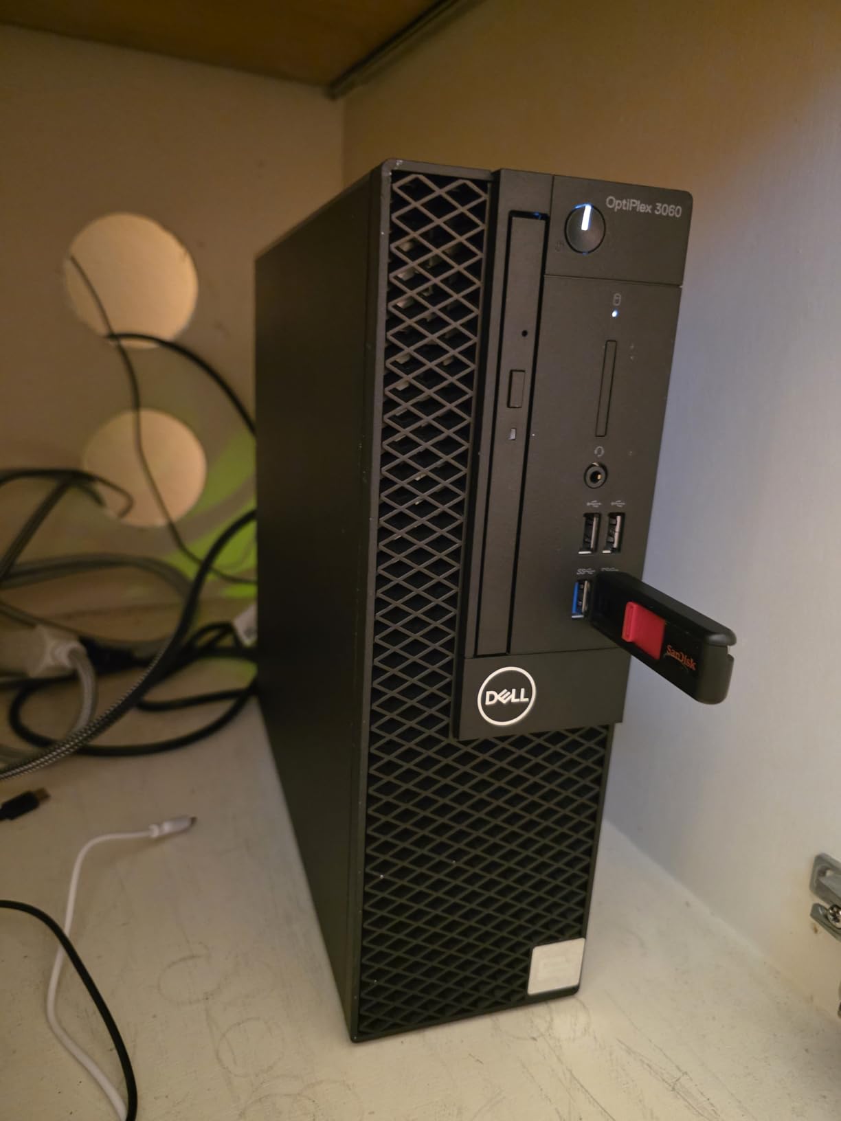 Dell Optiplex 3060 Desktop Computer | Intel i5-8500 (3.2) | 32GB DDR4 RAM | 1TB SSD Solid State | Built in WiFi | Bluetooth | Windows 11 Professional | Home or Office PC (Renewed) customer photo 2