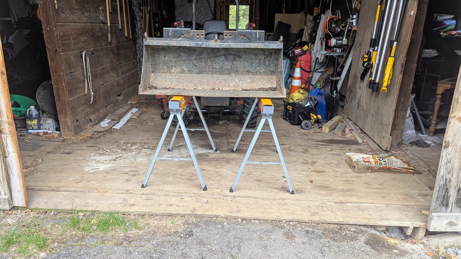BORA Workhorse X Saw Horses 2 Pack Folding Heavy Duty Metal Sawhorse customer photo 2
