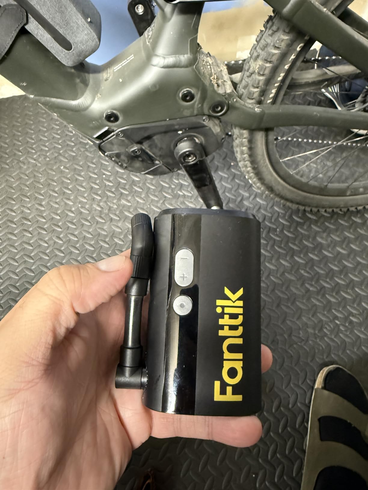 Fanttik X9 Ace Mini Electric Bike Pump, 150PSI, 32s Inflate, Auto Stop customer photo 2