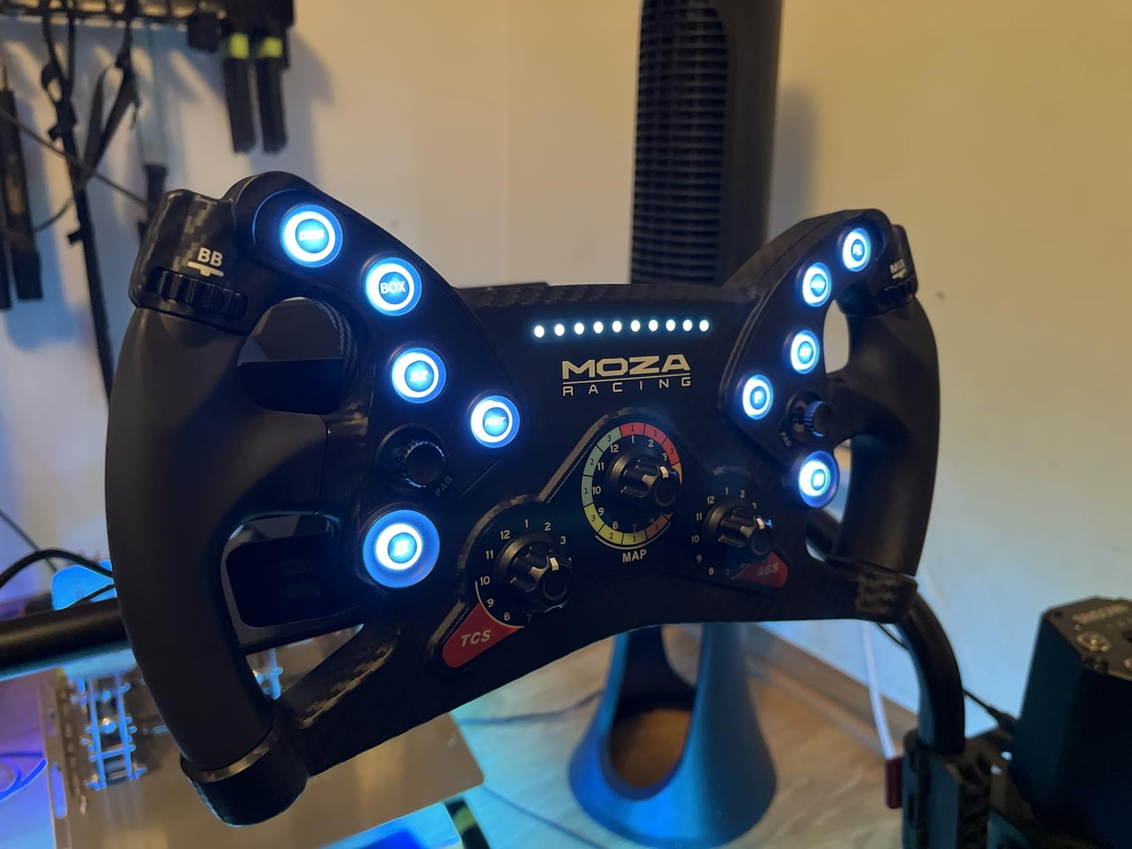 MOZA KS Steering Wheel 300mm Butterfly Style GT Sim Racing Wheel, Black customer photo 1