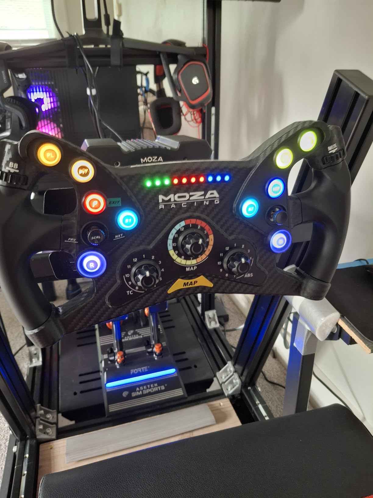 MOZA KS Steering Wheel 300mm Butterfly Style GT Sim Racing Wheel, Black customer photo 2