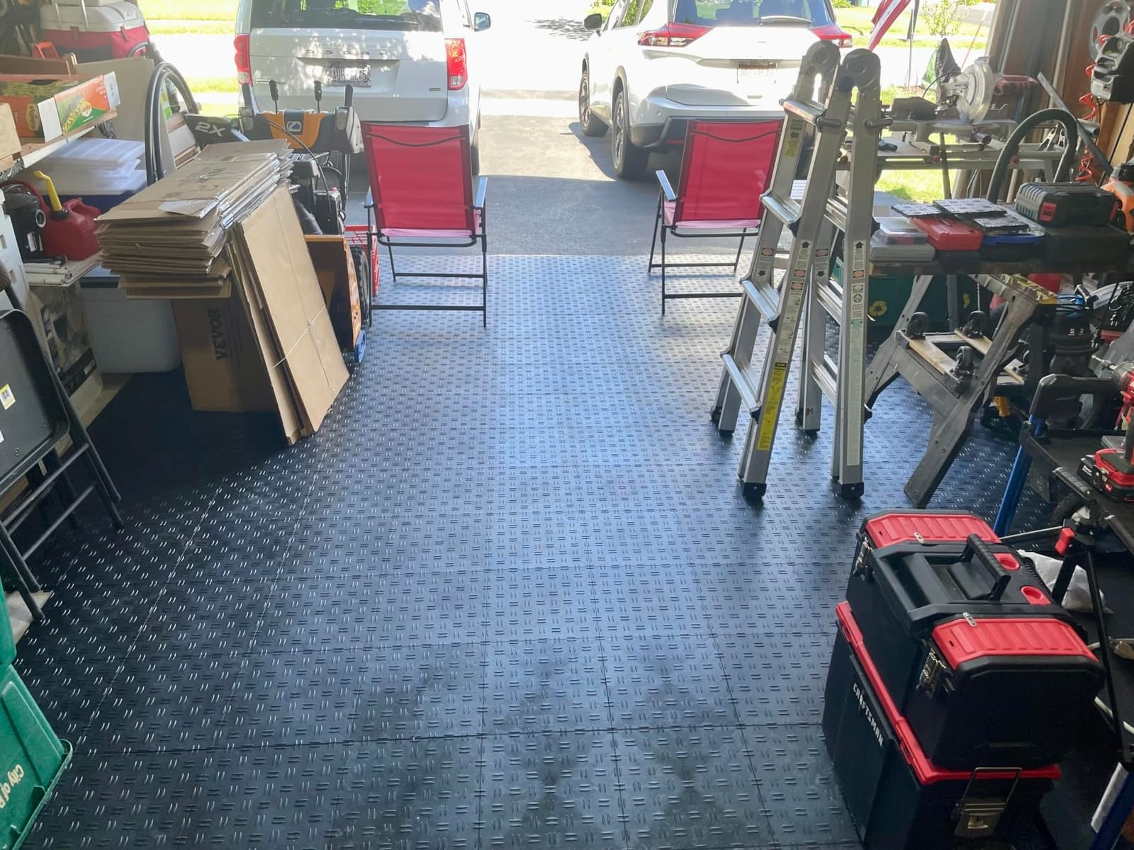 VEVOR Garage Floor Tiles 12 x 12 x 0.53 inch, Interlocking Design Ease of Installation Double-Sided Texture Non-Slip Sturdiness, for Garages, Basements, Repair Shops, Graphite Gray, 25 Pack customer photo 1
