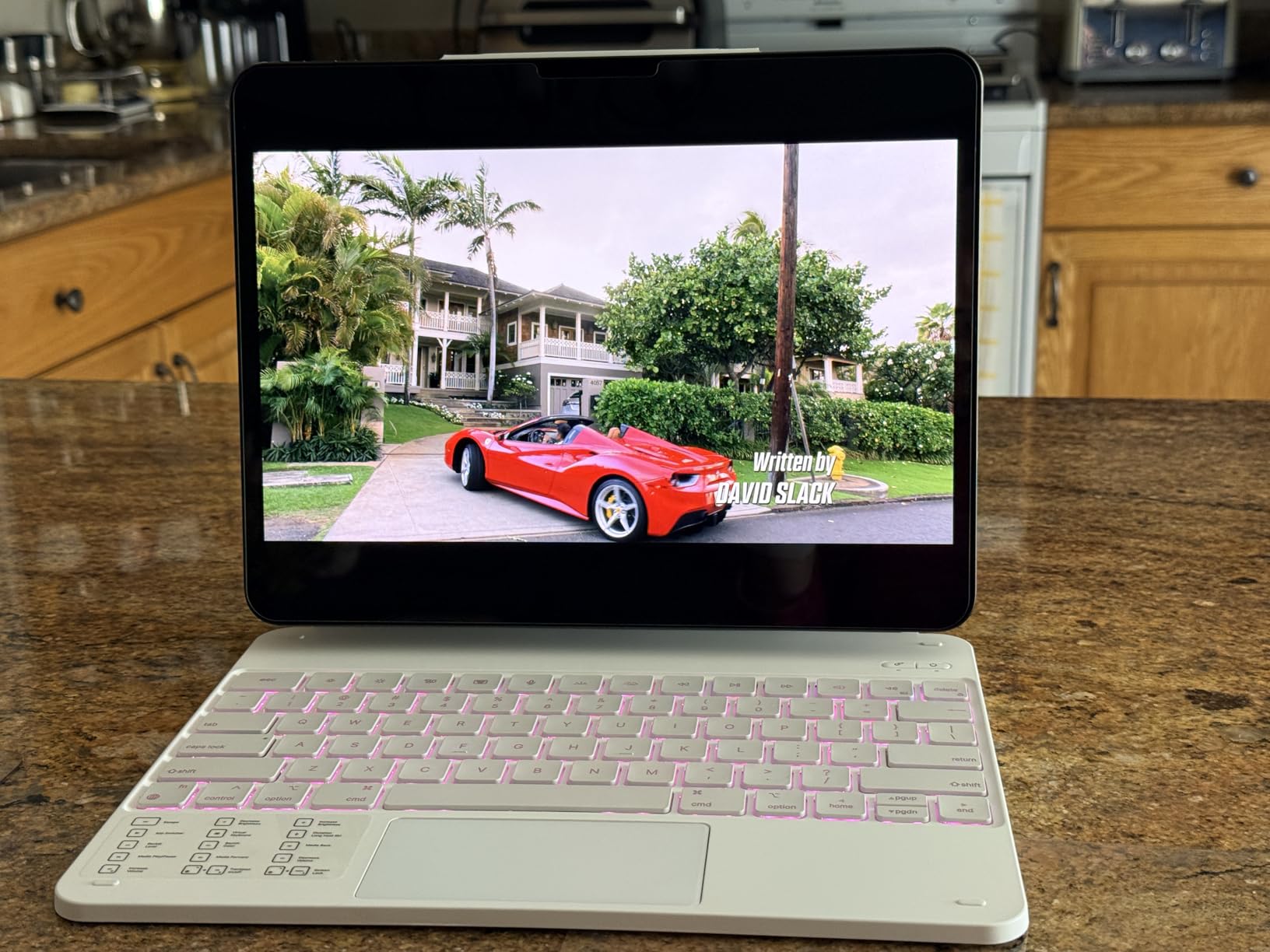 Apple iPad Pro 13-Inch (M4): Built for Apple Intelligence, Ultra Retina XDR Display, 512GB, 12MP Front/Back Camera, LiDAR Scanner, Wi-Fi 6E, Face ID, All-Day Battery Life — Space Black customer photo 2