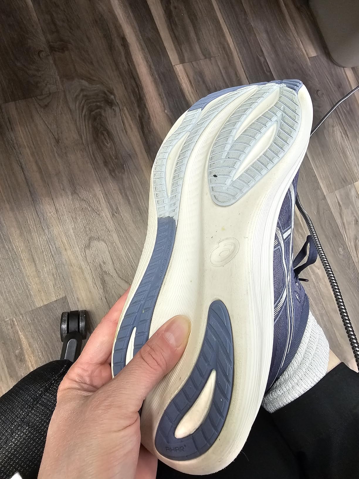 ASICS Women's Gel-Nimbus 27 Running Shoes customer photo 1