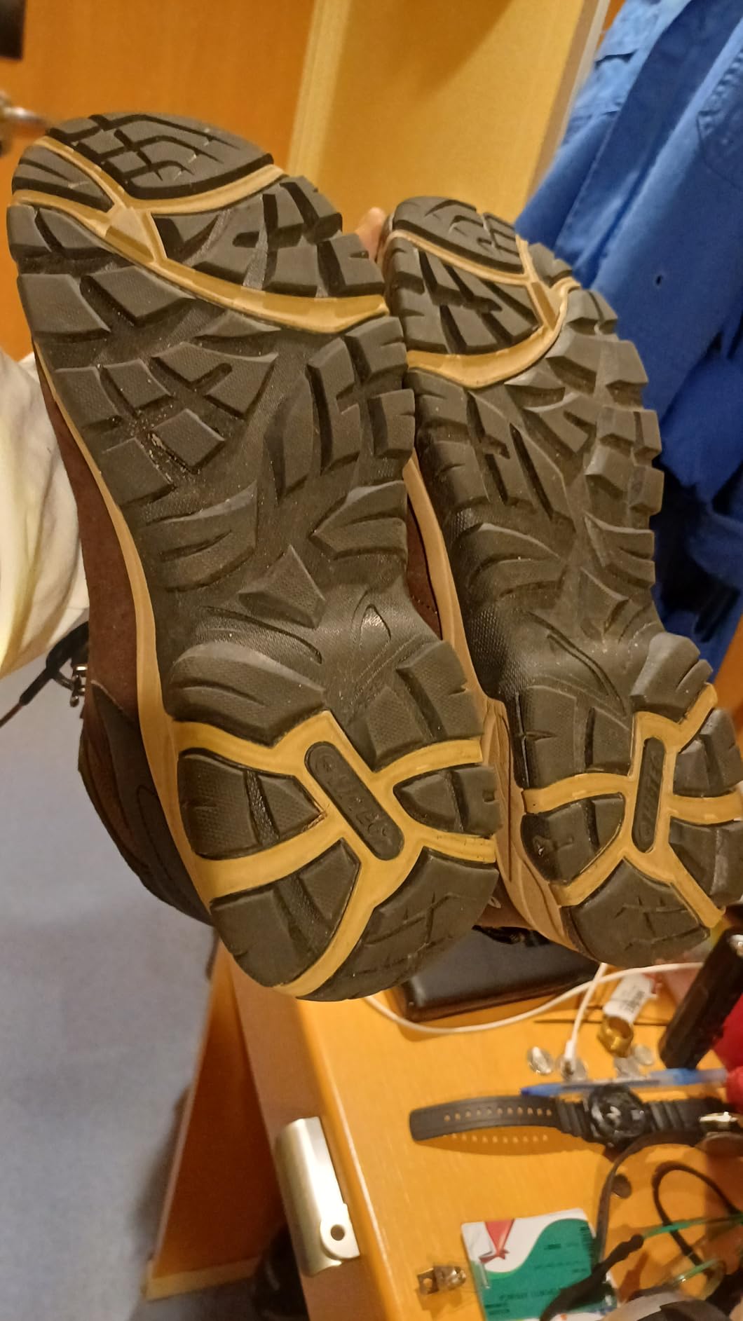 HI-TEC Yosemite WP Mid Waterproof Hiking Boots for Men, Lightweight Breathable Outdoor Trekking Shoes customer photo 2