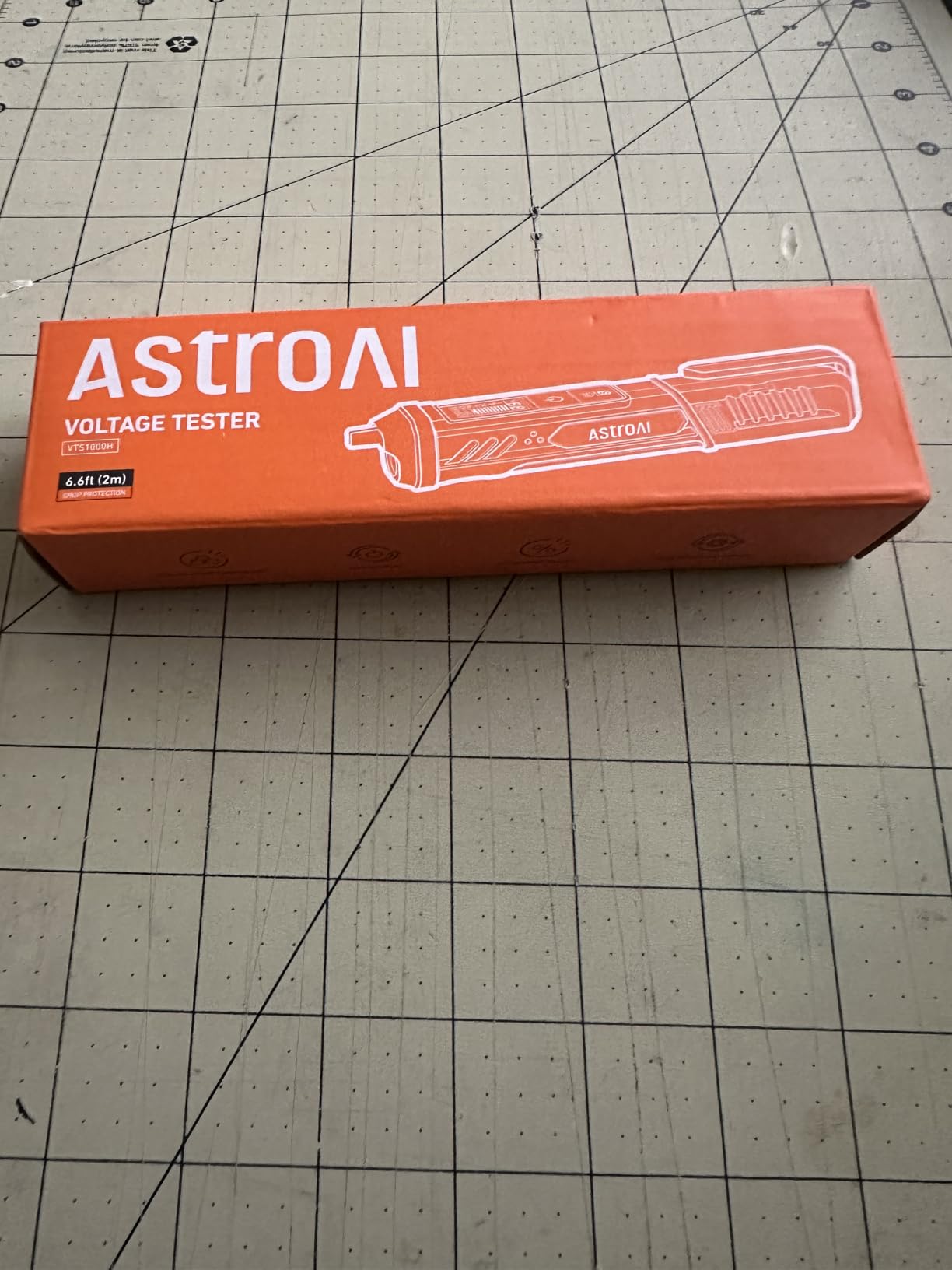 AstroAI VTS1000H Voltage Tester with Screwdriver, Non-Contact Electrical Tester, Dual Range AC 12V/70V-1000V, Live Wire Test, Wire Breakpoint Finder, Audible Alarm, LCD Percentage Display, Red customer photo 1