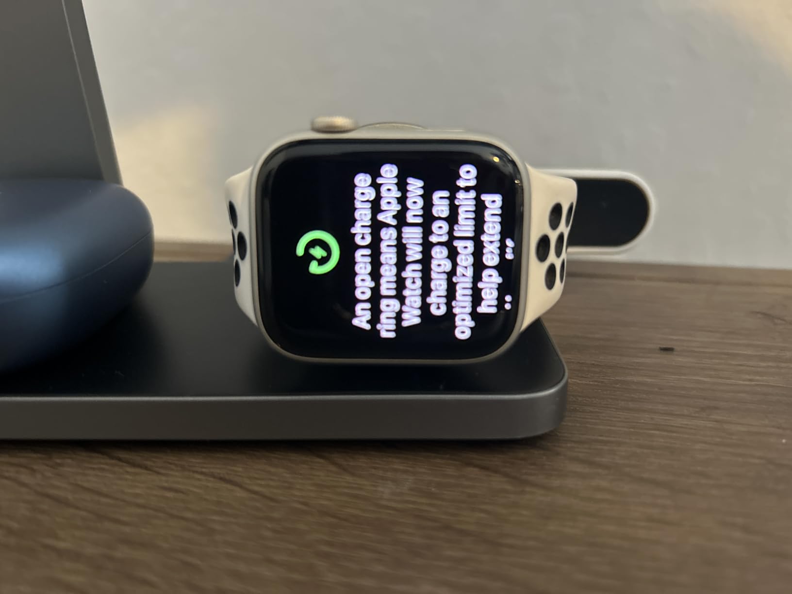 UEQ Foldable 3 in 1 Wireless Charging Station for Apple Magsafe Charger Stand,Fast Magnetic Wireless Charger Station for iPhone 17 Air 16 15 14 13 12 Series,Airpods Pro,Apple Watch Ultra (Pure Black) customer photo 1