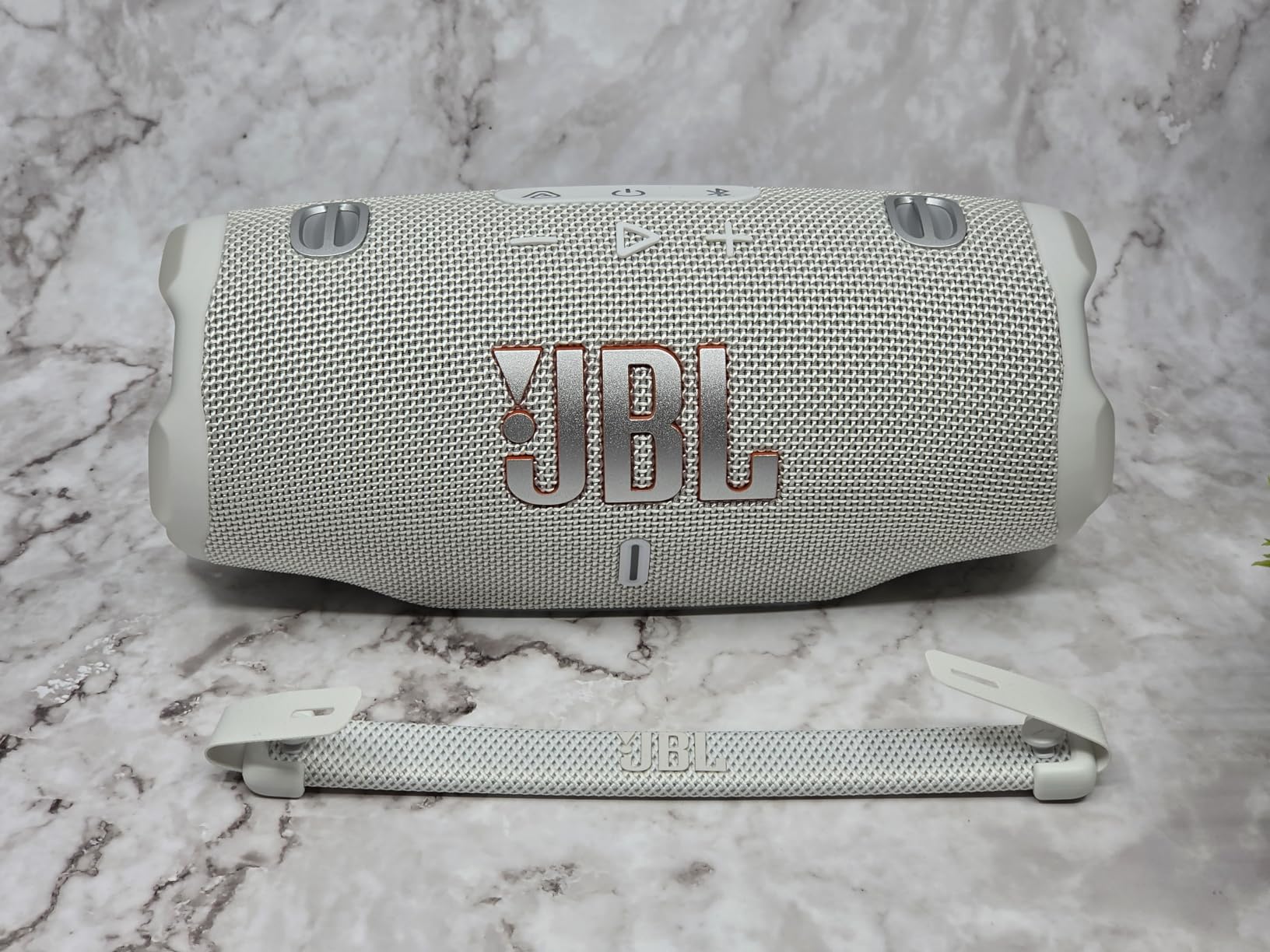 JBL Charge 6 customer photo 2