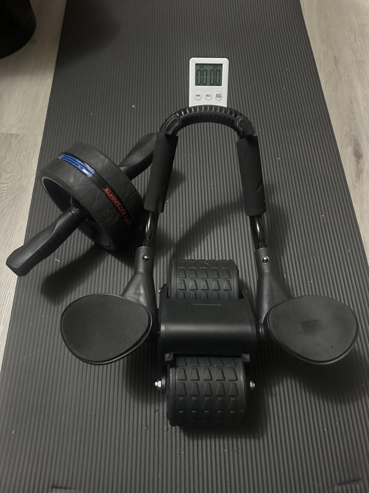 Ab Roller Wheel for Abs Workout with 2 Knee Pads for Home Gym customer photo 1