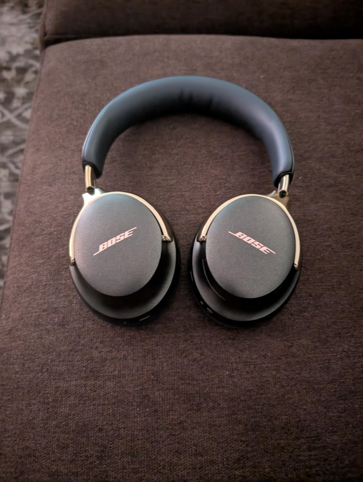 Bose QuietComfort Ultra Bluetooth Headphones (2nd Gen), Wireless Headphones with Spatial Audio, Over Ear Noise Cancelling with Mic, Up to 30 Hours of Play time, White Smoke customer photo 2