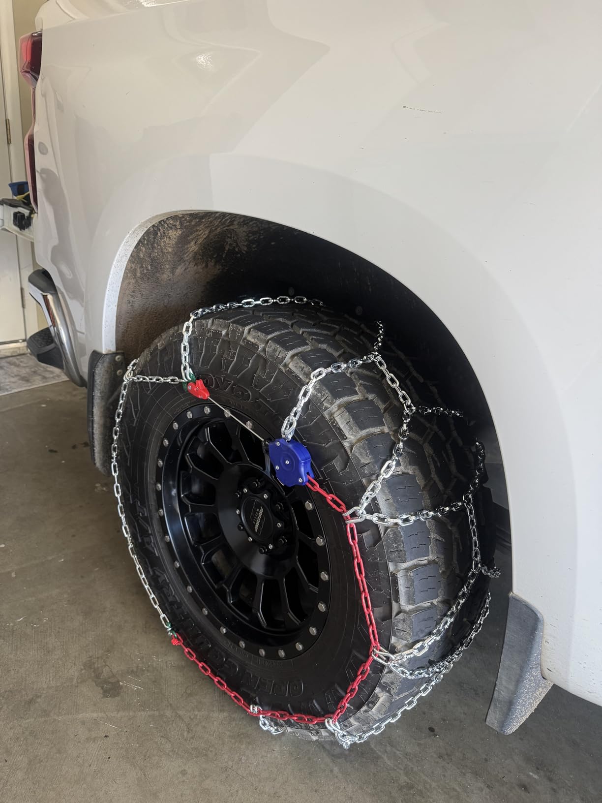 Snow-Chains Auto Fixing 1 Min Quick Installation Tire-Chains, Heavy-Duty Emergency Tire Traction Chain for Pickup Trucks and Off-road SUV Car Tires 235 245 255 265 275 - Set of 2 (HYR-S) customer photo 1