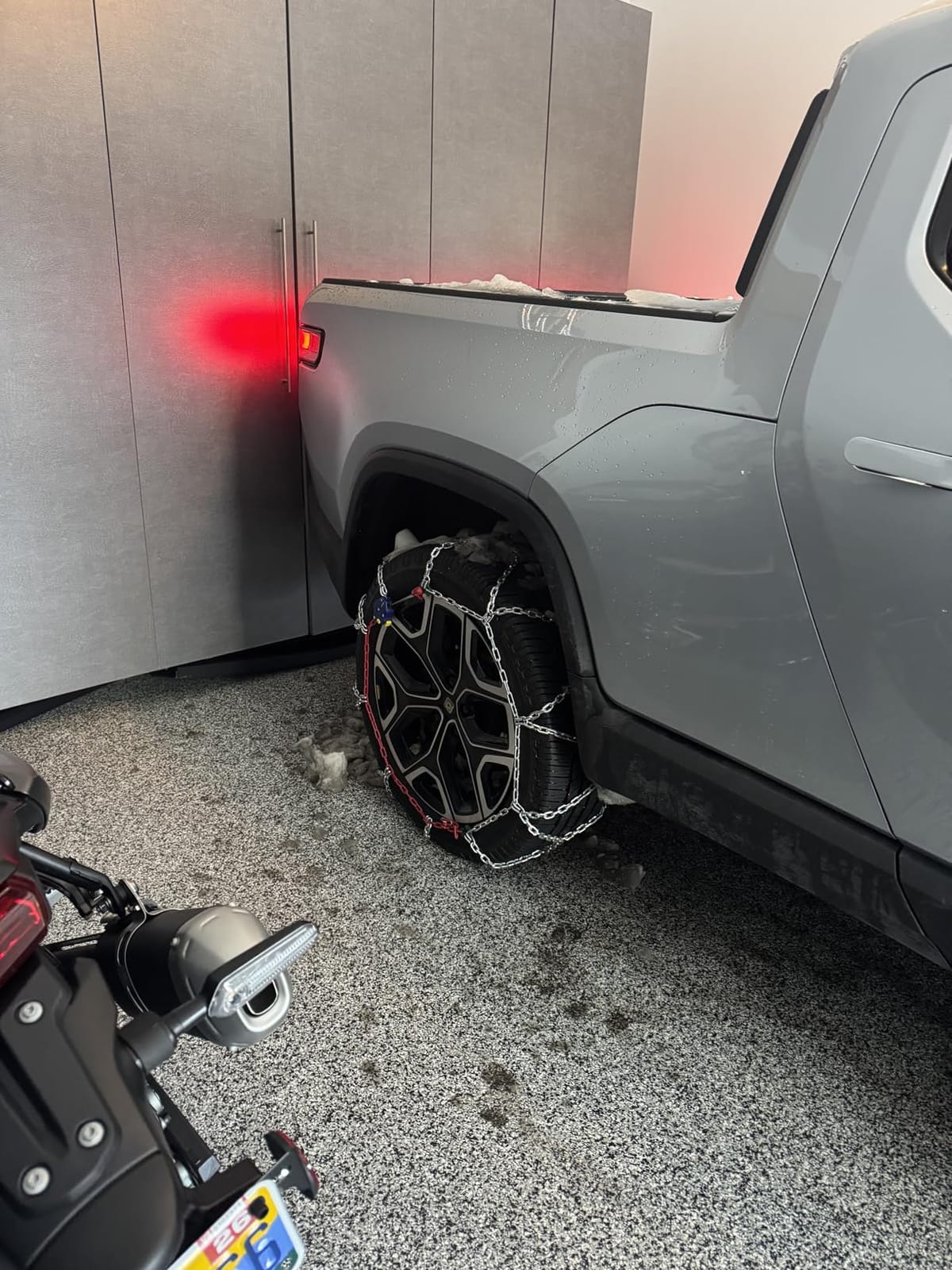 Snow-Chains Auto Fixing 1 Min Quick Installation Tire-Chains, Heavy-Duty Emergency Tire Traction Chain for Pickup Trucks and Off-road SUV Car Tires 235 245 255 265 275 - Set of 2 (HYR-S) customer photo 2