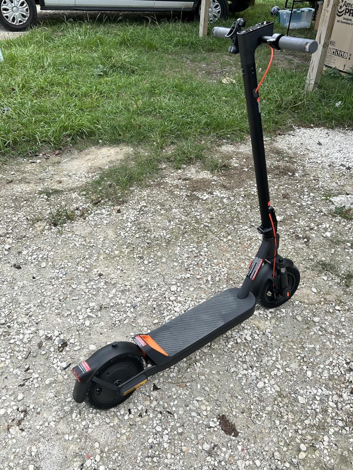 MEGAWHEELS Electric Scooter for Adults with Suspension, 8.5/10in Vacuum Tires, 14/19/28/31Miles, 15MPH Max Speed, Turn Lights, Foldable Electric Scooter for Commuter customer photo 2