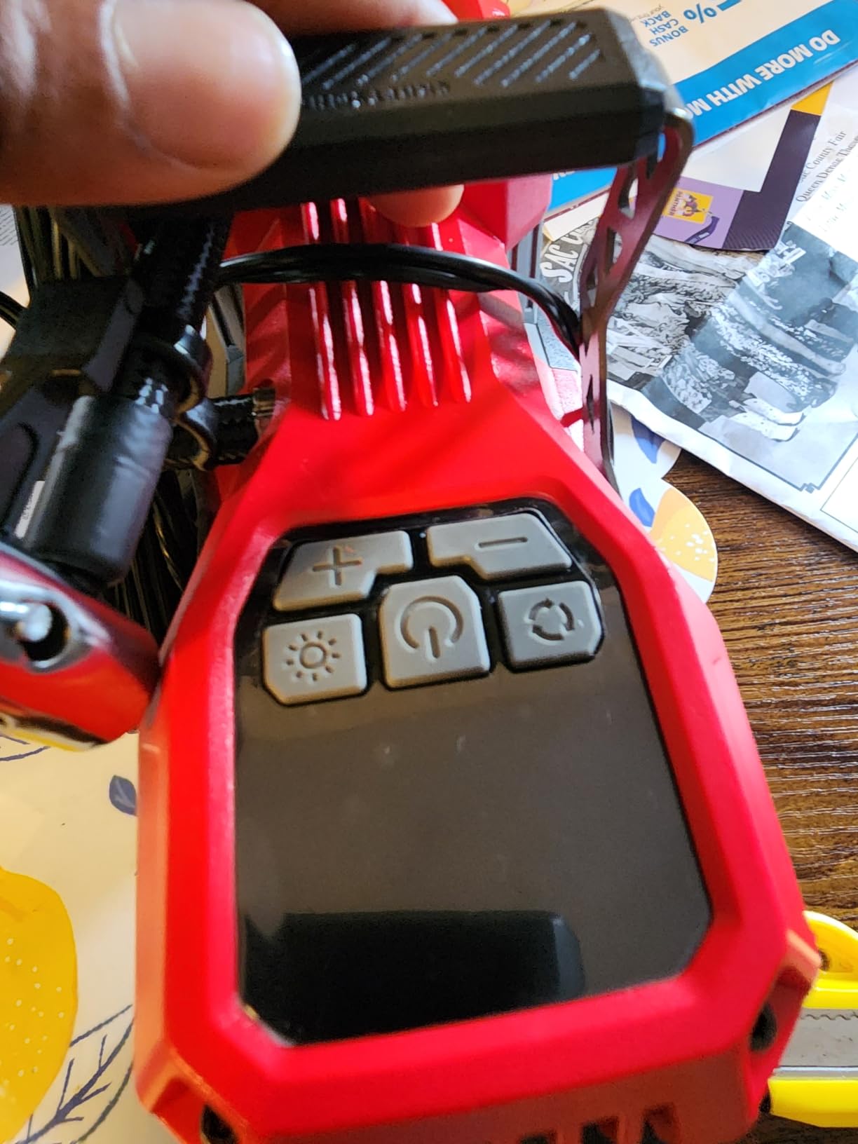 CRAFTSMAN Portable 12V Tire Inflator with Digital Gauge & Auto Shut-Off customer photo 2