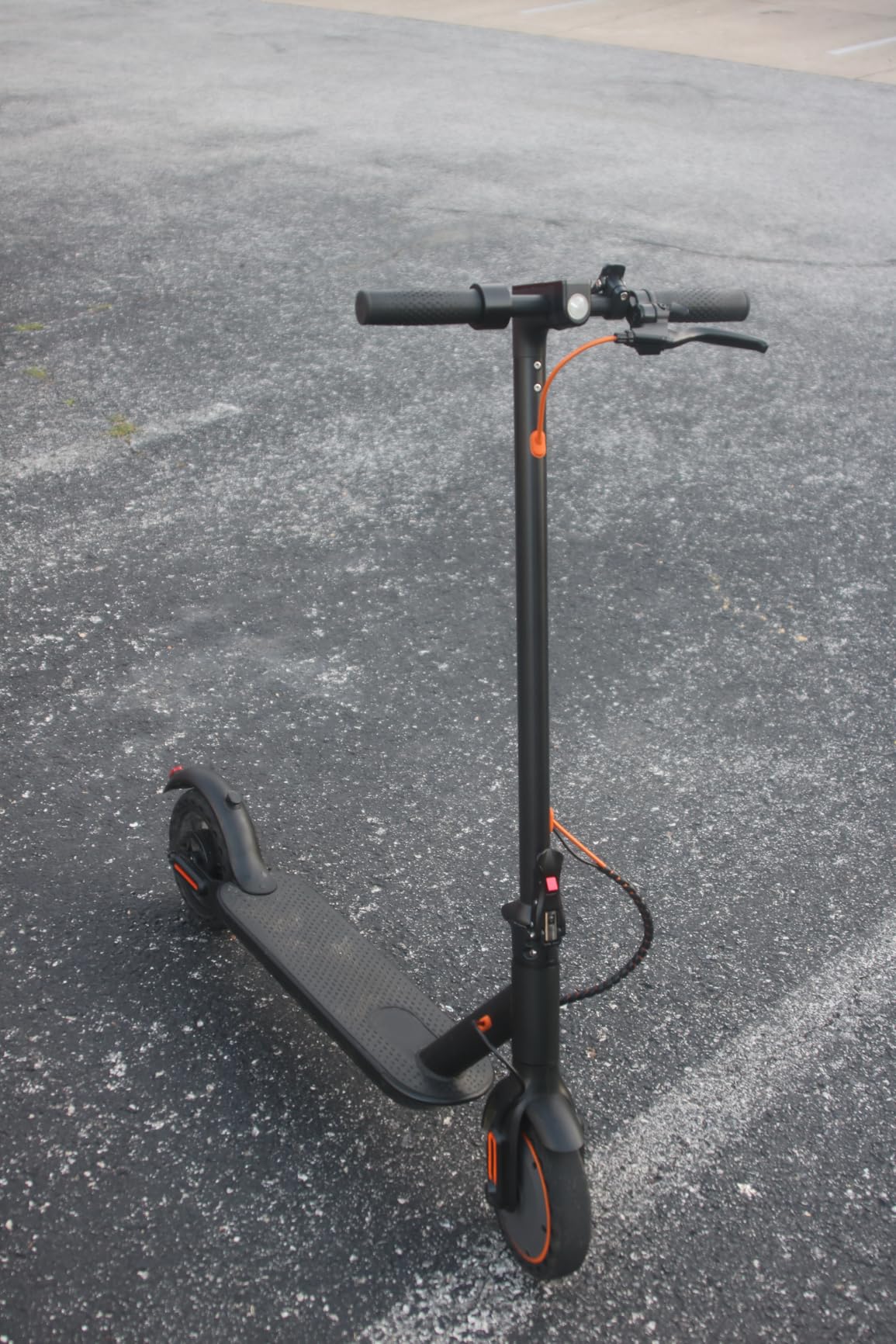 VOLPAM 10 Inches 500W Adult Electric Scooter with Dual Suspensions customer photo 2