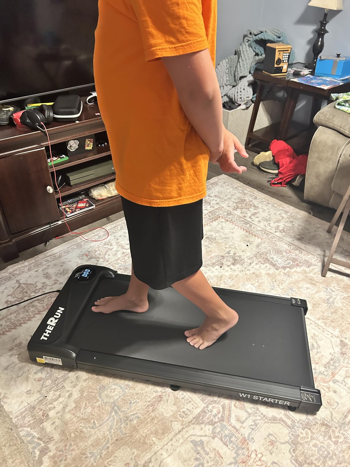THERUN Walking Pad with Handle Bar, Foldable Under Desk Walking Pad customer photo 1